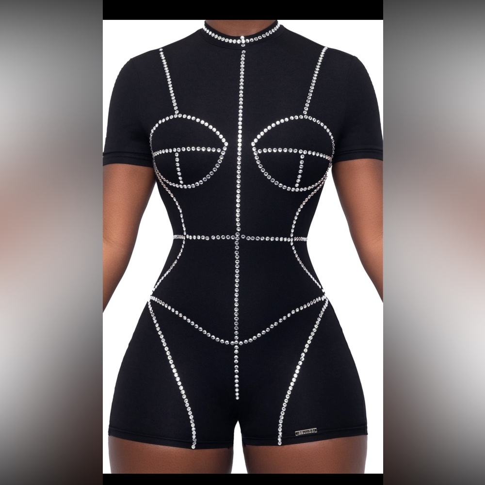 Gsuwoo(SoReal) 	“Crystal Croquis Suit”